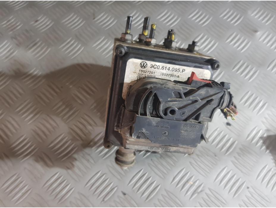 ABS модул за VW Passat B6 2.0 TDI ABS модул за VW Passat B6 2.0 TDI