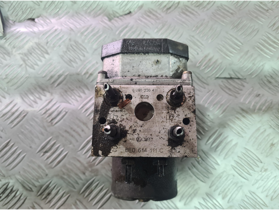 ABS помпа за Audi A6 C5 2.4 i Automat Sedan