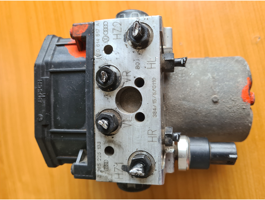 ABS помпа за Audi A8 D3 4.2i ABS помпа за Audi A8 D3 4.2i