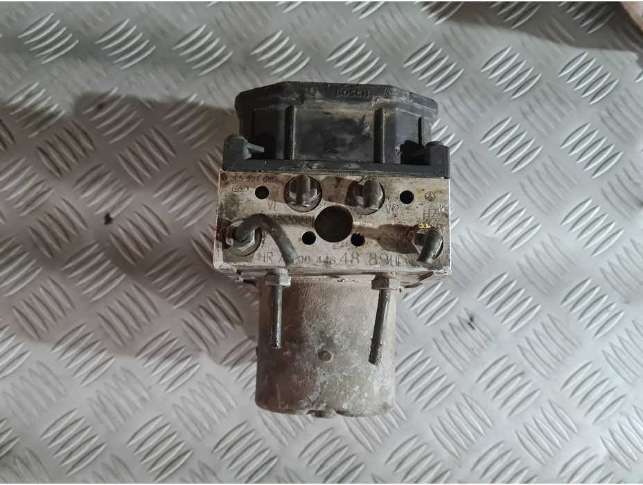 ABS помпа за Mercedes Vito W 638 ABS помпа за Mercedes Vito W 638