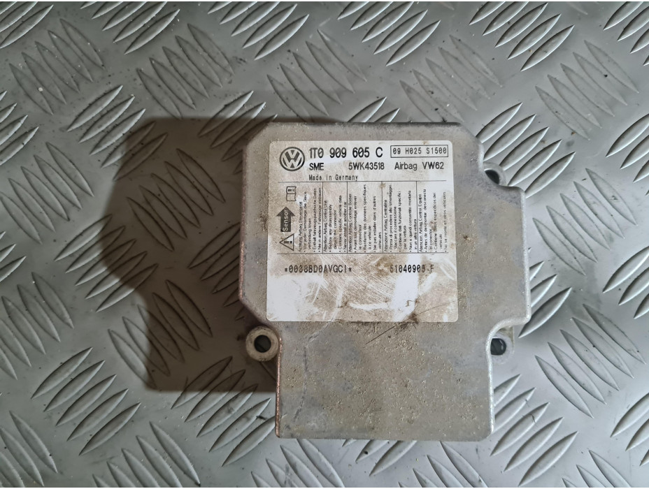 Airbag модул за Volkswagen Touran 1T 1.9TDI Airbag модул за Volkswagen Touran 1T 1.9TDI