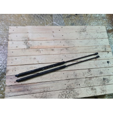 Амортисьори за задна врата за Мерцедес Вито W638 / Mercedes Vito W639 Амортисьори за задна врата за Мерцедес Вито W638 / Mercedes Vito W639