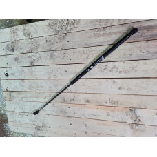 Амортисьор за преден капак за Ауди А6 Ц5 / Audi A6 C5 Амортисьор за преден капак за Ауди А6 Ц5 / Audi A6 C5