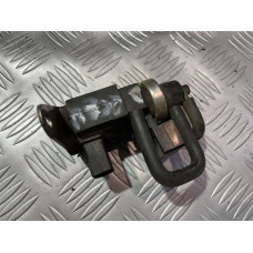 Вакуум клапан за Audi A8 D3 4.0TDI Вакуум клапан за Audi A8 D3 4.0TDI