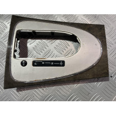 Конзола около скоростен лост за Mercedes E Class W211 - Авангард, автомат