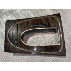 Конзола около скоростен лост за Mercedes E Class W211 - Класик, автомат Конзола около скоростен лост за Mercedes E Class W211 - Класик, автомат