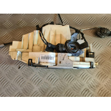 Предна лява брава за Mercedes S320 CDI W221 за десен волан Предна лява брава за Mercedes S320 CDI W221 за десен волан