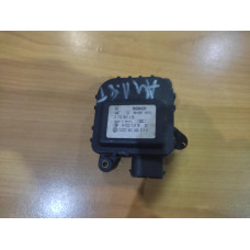 Моторче за клапа за парно - 130 за Audi A4 B5 1.8 T Моторче за клапа за парно - 130 за Audi A4 B5 1.8 T