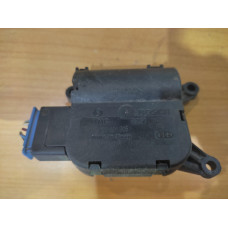 Моторче за клапа за парно - 113 за Audi A4 B6 Моторче за клапа за парно - 113 за Audi A4 B6