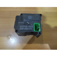 Моторче за клапи за парно - 106 за VW Phaeton