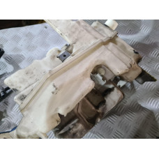 Казанче за течност за чистачки за VW Passat B6 2.0 TDI ВМР