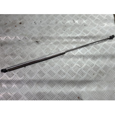 Амортисьор за преден капак за VW Passat B5 2.5 TDI