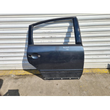 Задна дясна врата за VW Passat B5 2.5 TDI Задна дясна врата за VW Passat B5 2.5 TDI