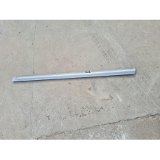 Предна дясна външна лайсна за Audi A6 C5 2.4 i Automat Sedan