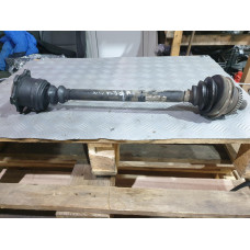 Лява полуоска за Фолксваген Пасат Б5.5 комби / VW Passat B5.5 2.5 TDI Лява полуоска за Фолксваген Пасат Б5.5 комби / VW Passat B5.5 2.5 TDI