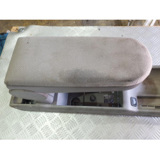 Подлакътник за VW Passat B5 1.8 T комби Подлакътник за VW Passat B5 1.8 T комби