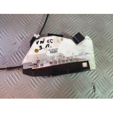 Задна лява брава за VW Passat CC 2.0 TSI Задна лява брава за VW Passat CC 2.0 TSI