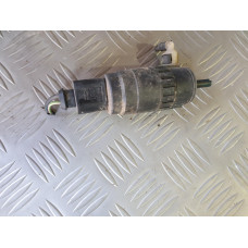 Помпичка за течност за чистачки за VW Passat CC 2.0TSI Помпичка за течност за чистачки за VW Passat CC 2.0TSI