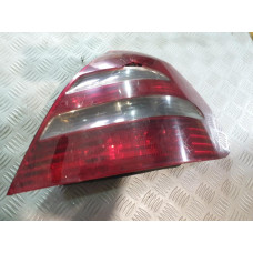 Десен стоп за Mercedes E Class W211 Sedan - ПУКНАТ! Десен стоп за Mercedes E Class W211 Sedan - ПУКНАТ!