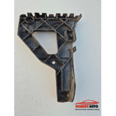 Преден ляв държач за броня за Audi A6 4F TDI Преден ляв държач за броня за Audi A6 4F TDI