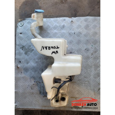 Казанче течност за чистачки за VW Touran 1T1