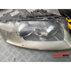 Фар (десен) за Audi A8 D3