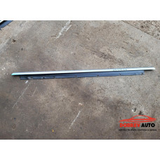 Водобранна лайсна (задна дясна) за Audi A8 D3 Водобранна лайсна (задна дясна) за Audi A8 D3