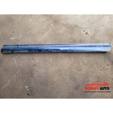 Лайсна долна (предна дясна) за Audi A8 D3