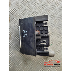 Пепелник (преден) за Audi A5 8T Пепелник (преден) за Audi A5 8T