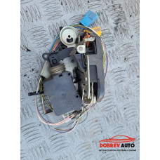 Брава (лява странична) за Mercedes Vaneo W414 Брава (лява странична) за Mercedes Vaneo W414