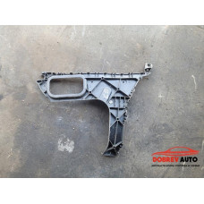 Държач задна броня (десен) за Audi Q7 4L Държач задна броня (десен) за Audi Q7 4L