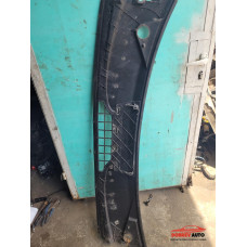 Кора под чистачки за Mercedes Viano W639 Кора под чистачки за Mercedes Viano W639