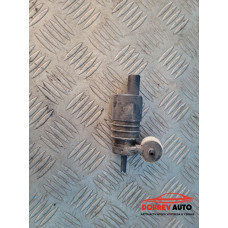 Помпичка чистачки за VW Golf MK5 Помпичка чистачки за VW Golf MK5