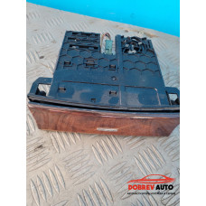 Пепелник (преден) за Mercedes ML Class W164 Пепелник (преден) за Mercedes ML Class W164