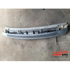 Кора под чистачки за Mercedes Vaneo W414 Кора под чистачки за Mercedes Vaneo W414