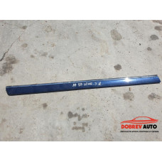 Задна дясна средна лайсна за Audi A8 D3 4.2 FSI Long