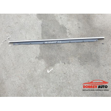 Водобранна лайсна (задна дясна) за Audi A8 D3 4.2 FSI Long Водобранна лайсна (задна дясна) за Audi A8 D3 4.2 FSI Long