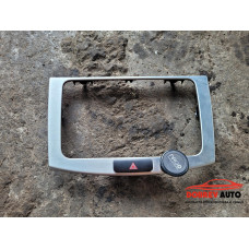 Интериорна лайсна (радио) за VW CC 2.0 TDI