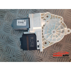 Моторче стъкло (задно дясно) за VW CC Моторче стъкло (задно дясно) за VW CC