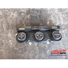 Управление климатроник за VW Golf V 2.0 TDI 4 motion Управление климатроник за VW Golf V 2.0 TDI 4 motion