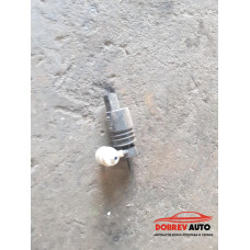 Помпичка течност за чистачки за Audi Q7 4L Помпичка течност за чистачки за Audi Q7 4L