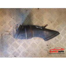 Въздушна тръба (2) за Audi A8 D4 6.3 FSI W12 Въздушна тръба (2) за Audi A8 D4 6.3 FSI W12