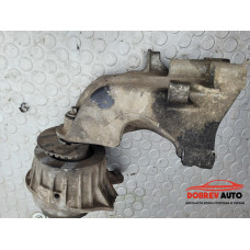 Лява лапа мотор за Mercedes C220 W205 AMG Line