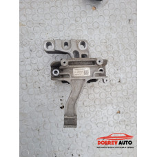 Тампон двигател за Audi A3 8V Тампон двигател за Audi A3 8V