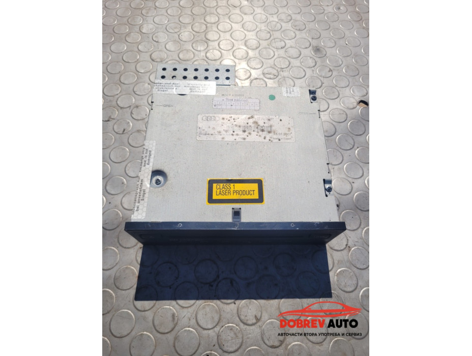CD changer за Audi S8 D3 5.2 FSI CD changer за Audi S8 D3 5.2 FSI