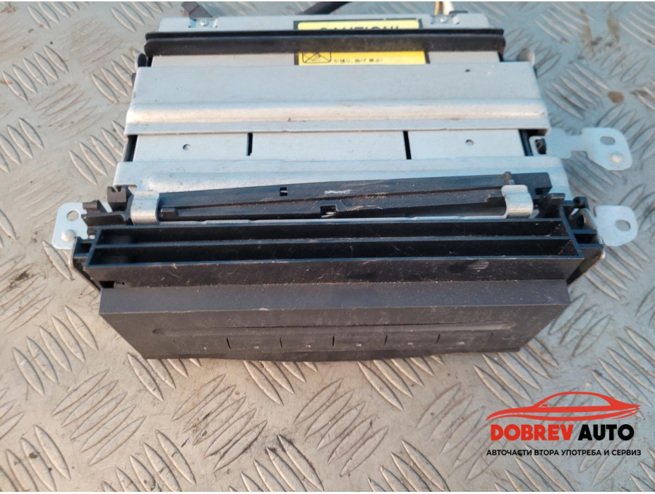 CD changer за Mercedes ML Class W164