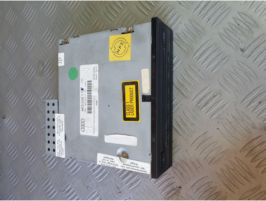 CD чейнджер за Ауди А8 Д3 / Audi A8 D3 4.2 i 335к.с. CD чейнджер за Ауди А8 Д3 / Audi A8 D3 4.2 i 335к.с.