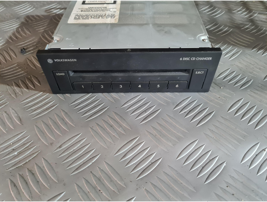CD ченджър за Volkswagen Passat B6