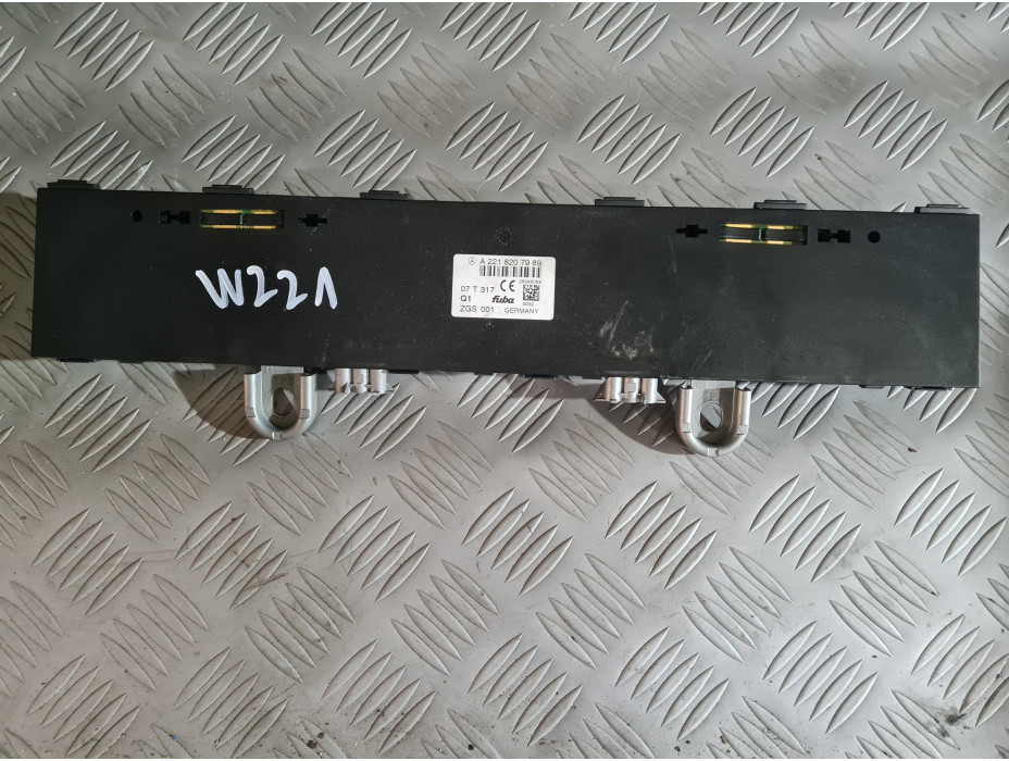 GATEWAY модул за Mercedes S320 CDI W221 GATEWAY модул за Mercedes S320 CDI W221