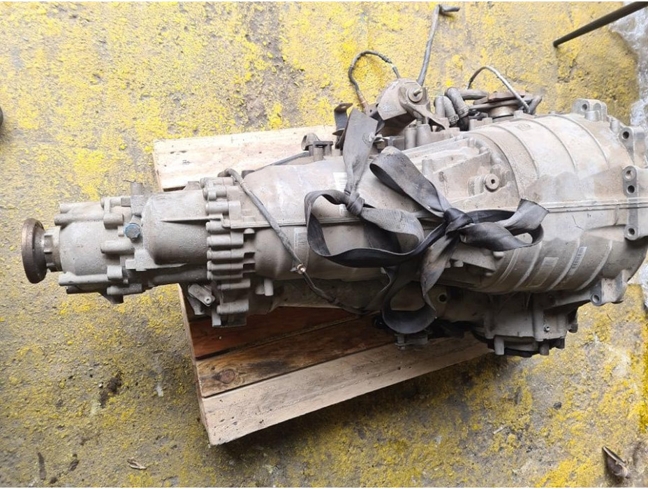 Автоматична скоростна кутия за Audi A8 D3 4.2i - HKT Автоматична скоростна кутия за Audi A8 D3 4.2i - HKT